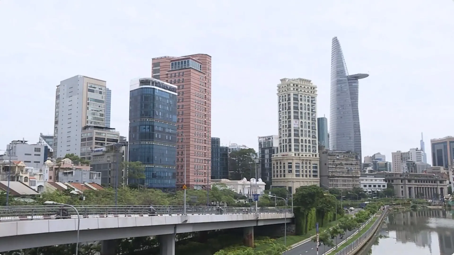 TP. Hồ Chí Minh: Tăng nguồn cung, giảm giá nhà ở